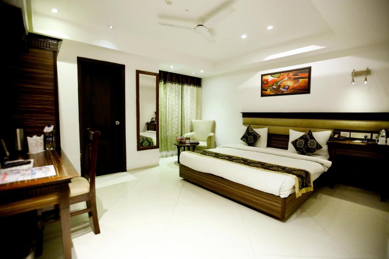 เดอะ แกรนด์ เรเดียนท์ โฮเต็ล Hotel ลัคเนา ภายนอก รูปภาพ